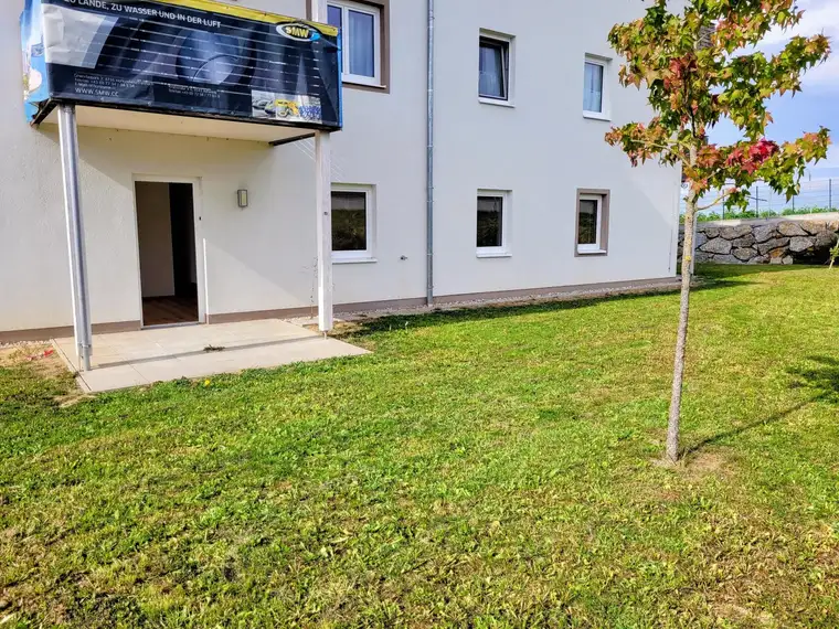 Charmante Gartenwohnung mit Carport und zusätzlichem PKW-Stellplatz
