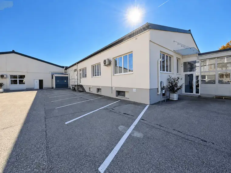 Attraktive Ordinations- und/oder Büroflächen mit optimaler Anbindung an Linz