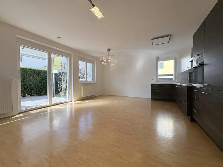 Moderne Gartenwohnung in zentraler Lage!