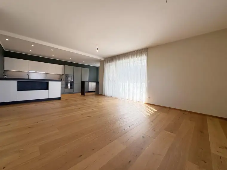 Exklusive 4-Zimmer Eigentumswohnung mit schönem Weitblick!