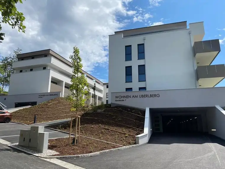  hochwertige 3-Zimmer Eckwohnung mit Balkon + Tiefgaragen-Stellplatz