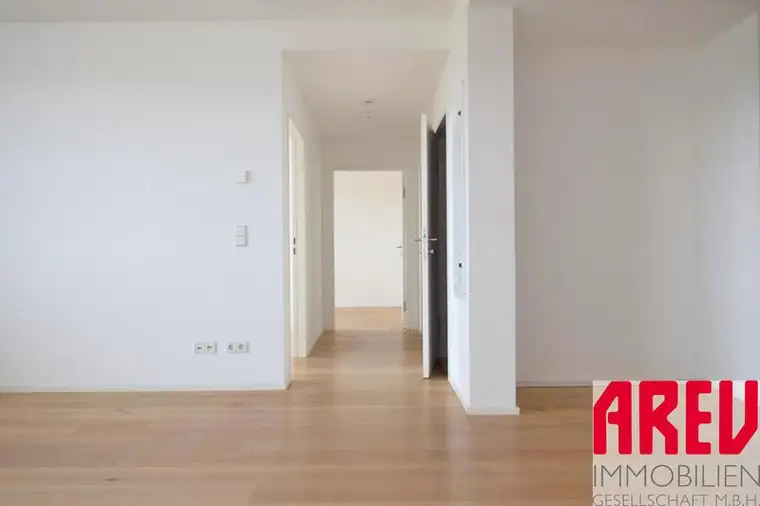 TOLLE 3-ZIMMER-WOHNUNG MIT LOGGIA IN GRÜNLAGE