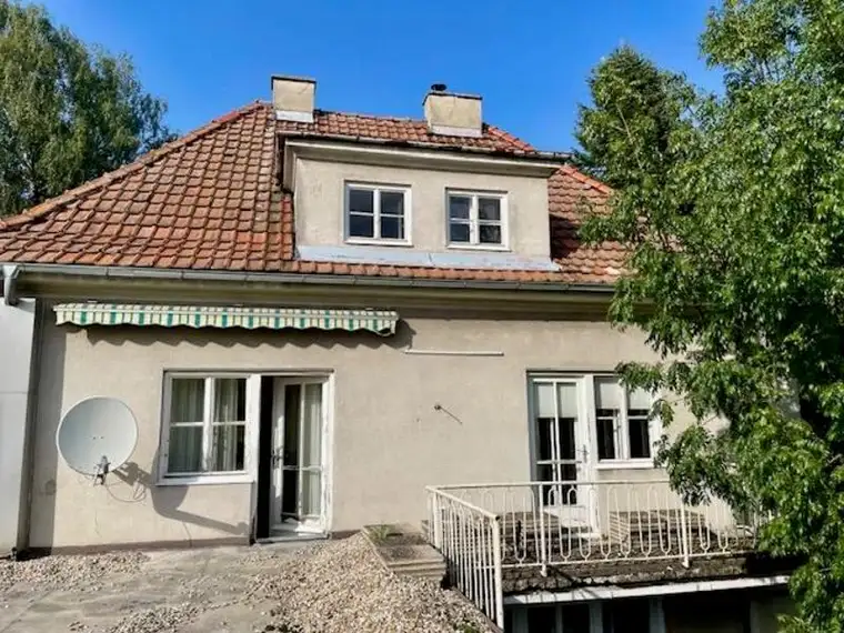 Stadtvilla mit gewerblich nutzbarem Zubau in bester Wohnlage