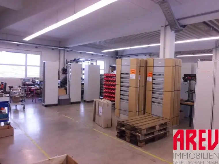 GEWERBEHALLE IN LEONDING ZU MIETEN