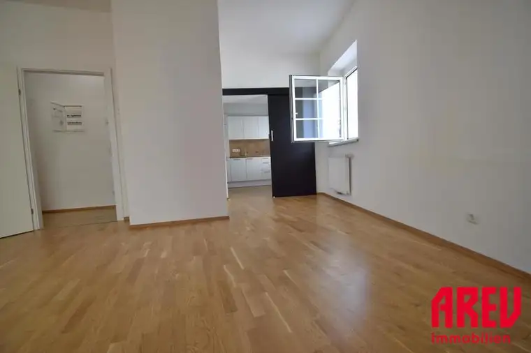 WOHNEN IN EBELSBERG MIT DER NÄHE ZUR NATUR - TOLLE 2 ZIMMERWOHNUNG 