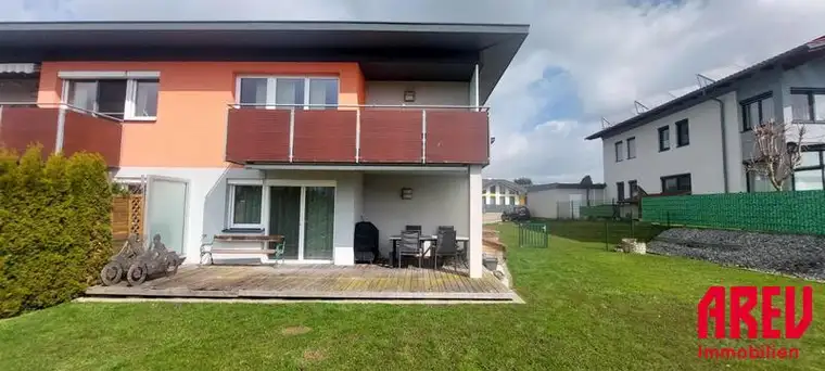 attraktive 3-Zimmer-Wohnung mit Eigengarten und PKW-Stellplatz im Freien