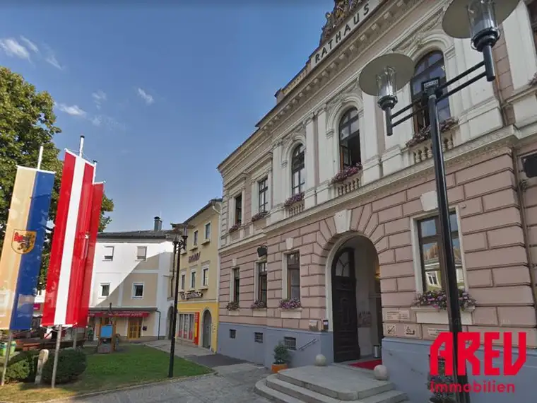  AM RATHAUSPLATZ IN KIRCHDORF ARBEITEN - G03