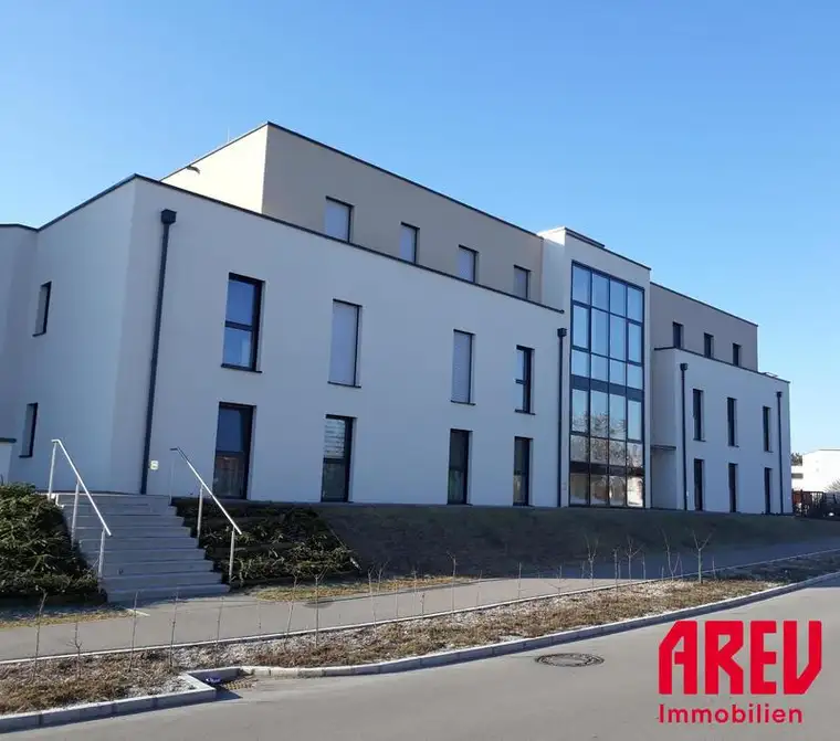 Schöne Familienwohnung mit 2 Ki-Zi