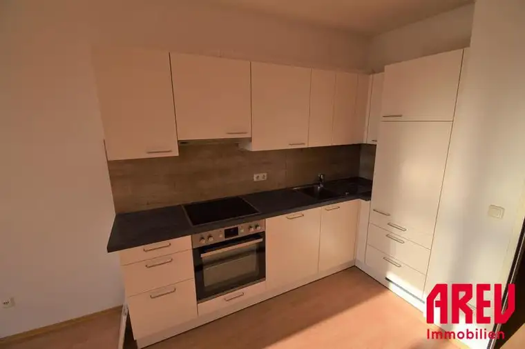1 ZIMMERWOHNUNG MIT BALKON IN DER SALZBURGERSTRASSE - TOP 36
