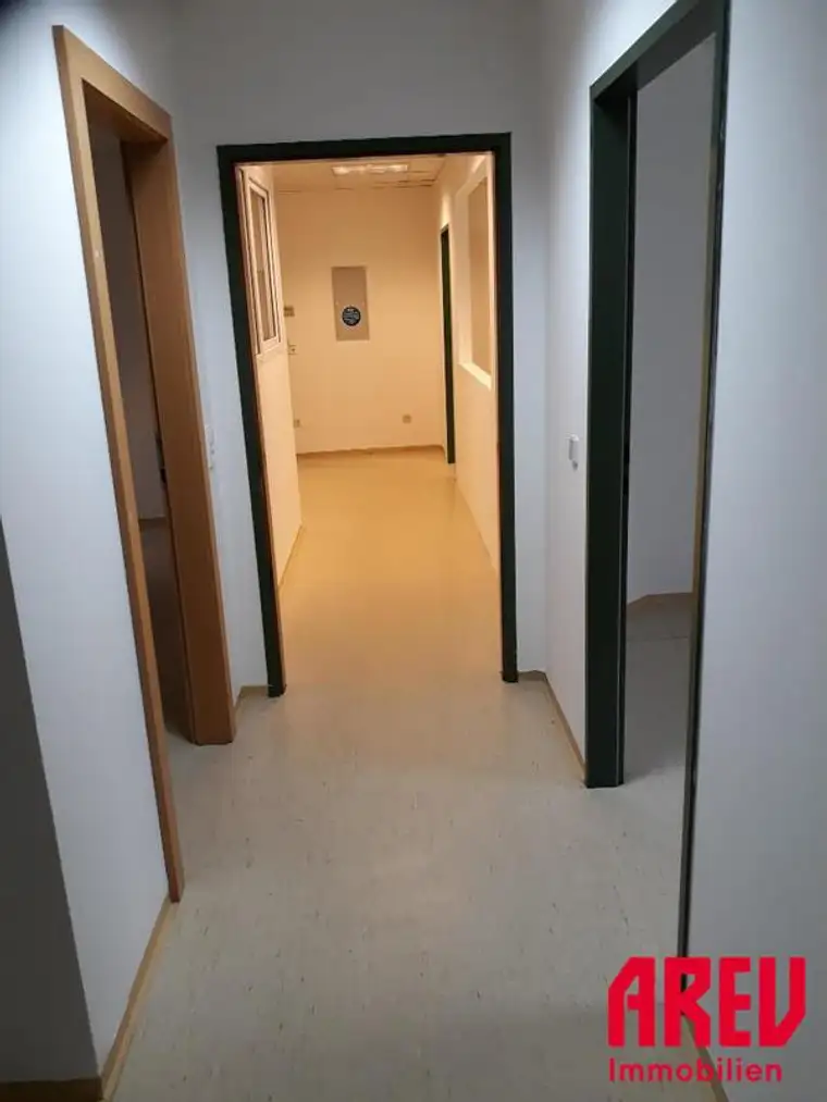 ARBEITEN IN KIRCHDORF - TOPLAGE - BÜROFLÄCHE JETZT ANMIETEN - G10