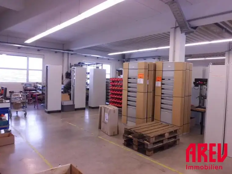 JETZT GROSSE GEWERBEHALLE IN LEONDING ZU VERMIETEN