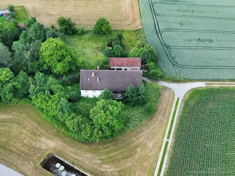 COMING SOON - interessantes Sacherl mit ca. 38.000 m² Grünland