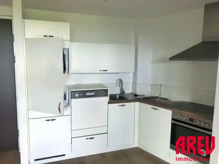 HELLE 2 ZIMMERWOHNUNG IN SONNIGER LAGE IM GRÜNEN - TOP 20