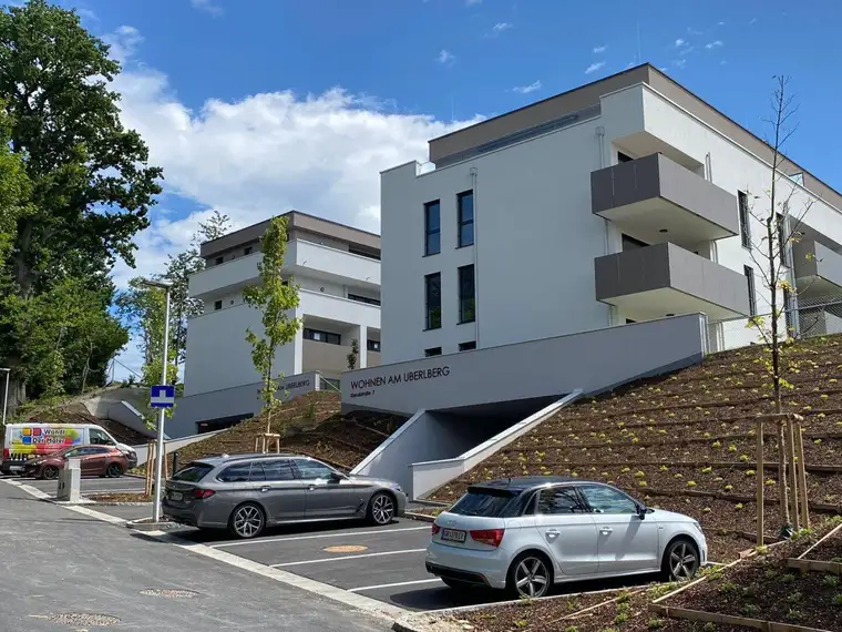 hochwertige 2-Zimmer Etagenwohnung mit PKW-Stellplatz