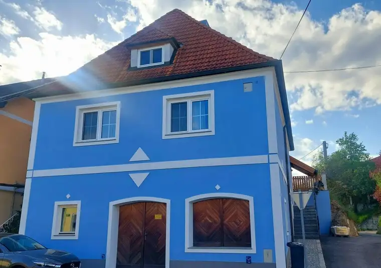 EHEMALIGES WINZERHAUS MIT JEDER MENGE WOHNRAUM UND VIEL CHARME ALS IHR ZUKÜNFTIGES TRAUMHAUS