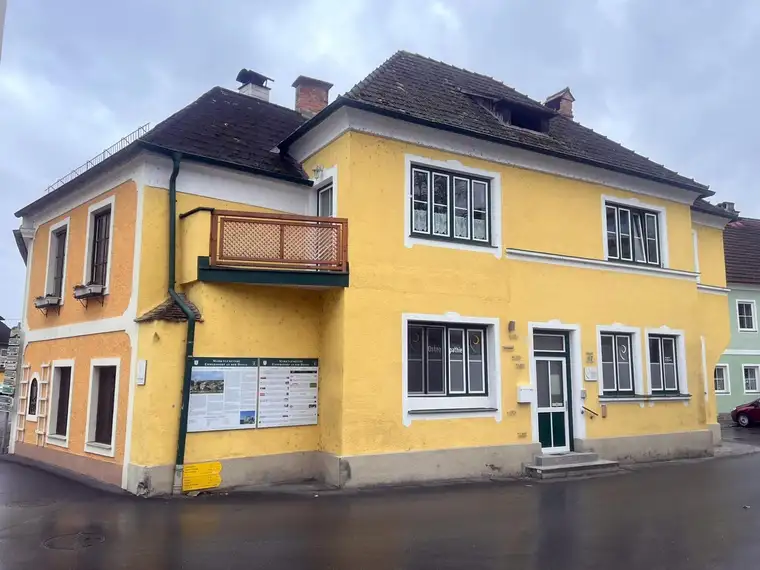 Traditionelles Markthaus in Emmersdorf erwerbar - willkommen am Beginn der Wachau!