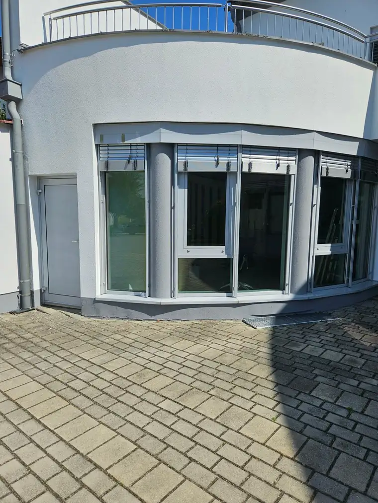 Geschäftsräume in der Bankfiliale zu mieten!