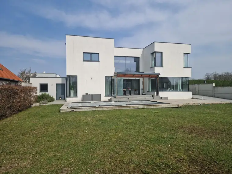 TOLLES WOHNJUWEL UND IHR MÖGLICHES TRAUMHAUS IN BESTLAGE VON MISTELBACH MIT VIELEN HOCHWERTIGEN AUSSTATTUNGSDETAILS, LUXUS UND HOHER LEBENSQUALITÄT