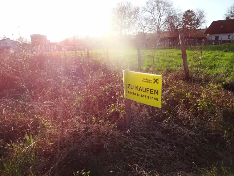 Aufgeschlossenes Baugrundstück in ruhiger Lage !