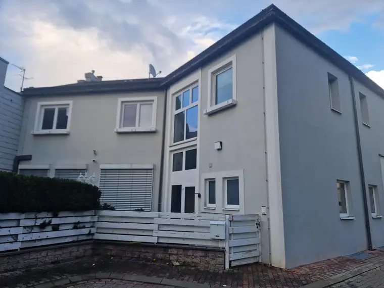 LEISTBARE &amp; GROSSZÜGIGE FAMILIENWOHNUNG MITTEN IM ZENTRUM