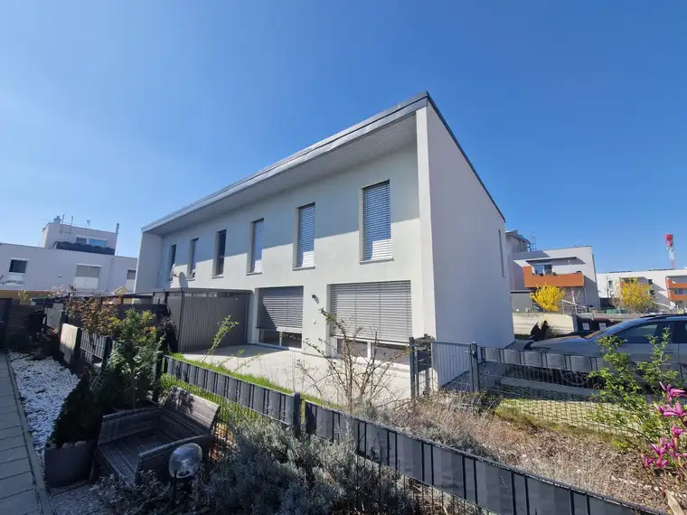 TOLLES WOHNJUWEL IN BESTLAGE VON KÖNIGSTETTEN MIT VIELEN HOCHWERTIGEN AUSSTATTUNGSDETAILS UND HOHER LEBENSQUALITÄT