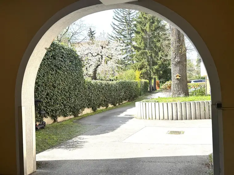 MIETE! Schöne Erdgeschosswohnung mit Carport, Terrasse und Gartenanteil!