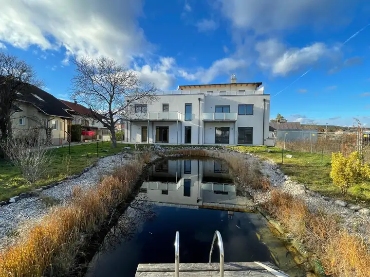 ERSTBEZUG! Moderne 3-Zimmer-Eigentumswohnung mit Schwimmteich