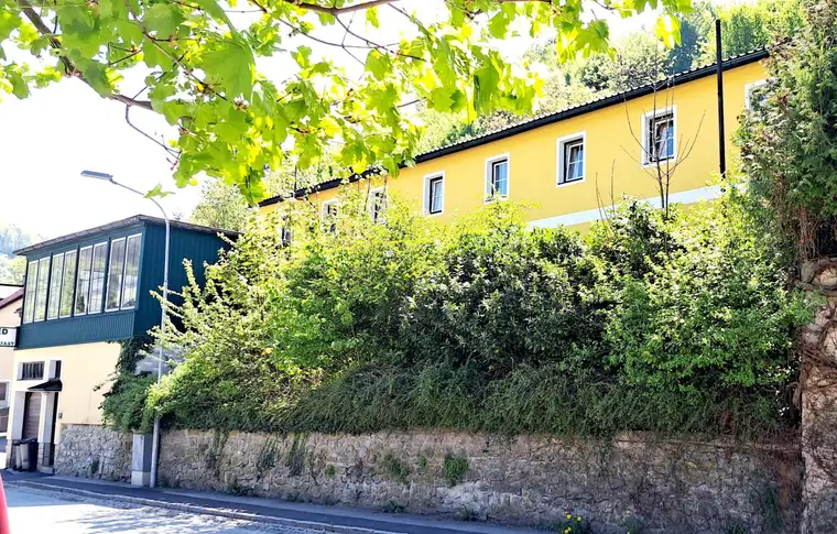ZINSHAUS - TAGES- &amp; JAHRESVERMIETUNGEN MÖGLICH