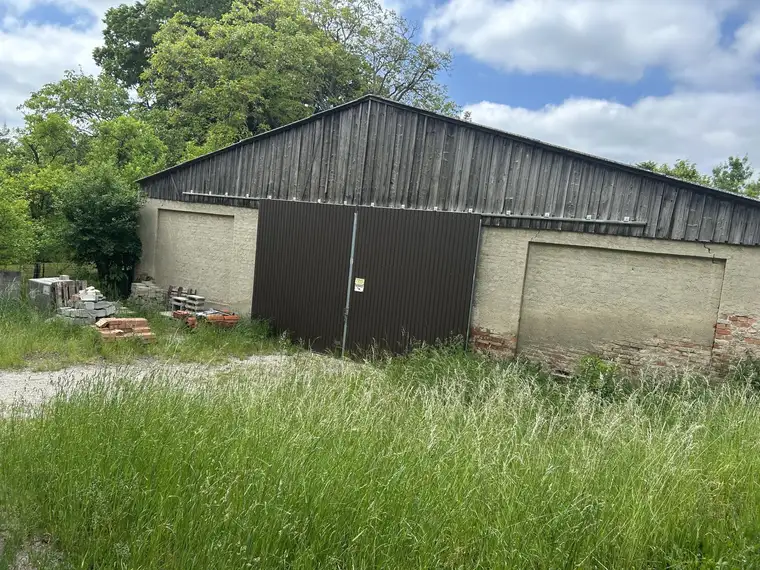Vielseitig nutzbares Grundstück mit Lagerhalle – auch für landwirtschaftliche Nutzung – in 2191 Höbersbrunn (Weinviertel)
