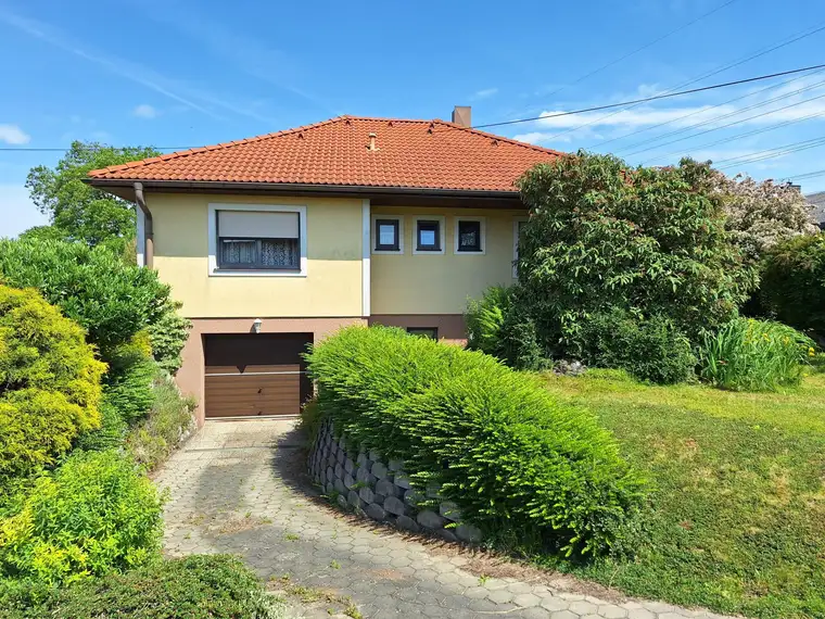 Mehrfamilienhaus in Kleinhain - zwei separate Eingänge vorhanden