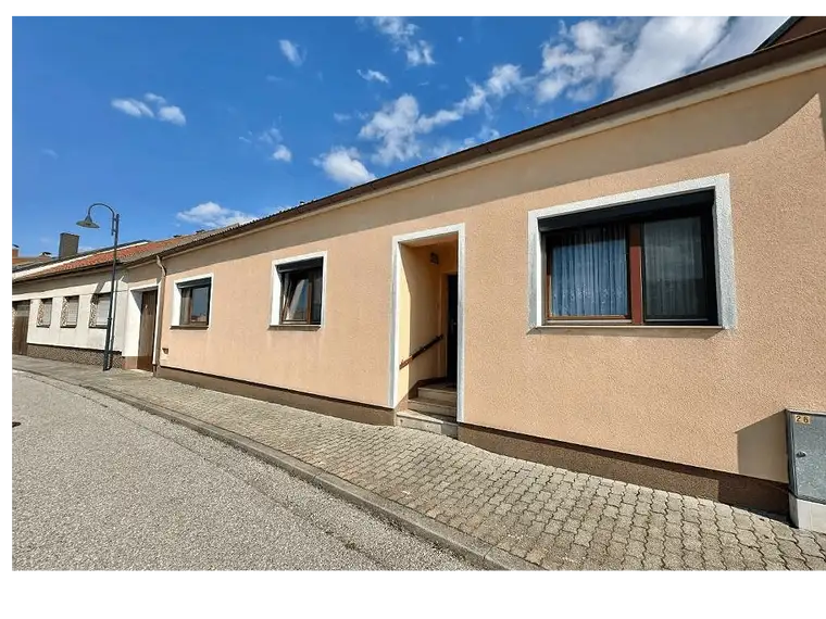 Bauernhaus im Weinviertel mit großem Grundstück!!