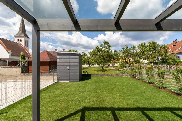 QUALITY LIVING IN ZAUBERHAFTER GRÜNLAGE IN KREMS AN DER DONAU - GNEIXENDORF MIT BLICK AUF STIFT GÖTTWEIG UND ÜBER DAS DONAUTAL - EXKLUSIVES WOHNEN - RAIFFEISEN WOHNBAU - PROVISIONSFREI