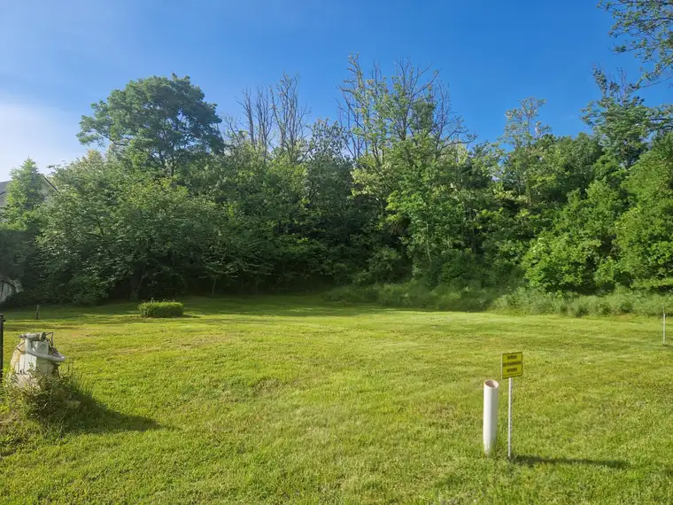 NEUER PREIS: BAUEN UND WOHNEN MIT AUS- UND FERNBLICK DIREKT AN FELDER ANGRENZEND IN AUSGEZEICHNETER WOHNLAGE IM NAHBEREICH VON WIEN UND KORNEUBURG