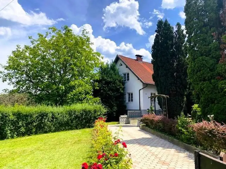 *RESERVIERT* Solides Einfamilienhaus, herrlicher Garten!