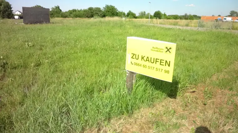 Leistbares Eckgrundstück, aufgeschlossen mit Bauzwang bis 2029 !