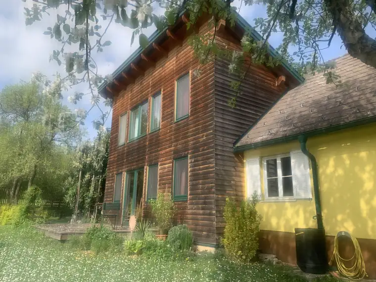 Ehemaliger Bauernhof - Modern saniert im Gartenparadies