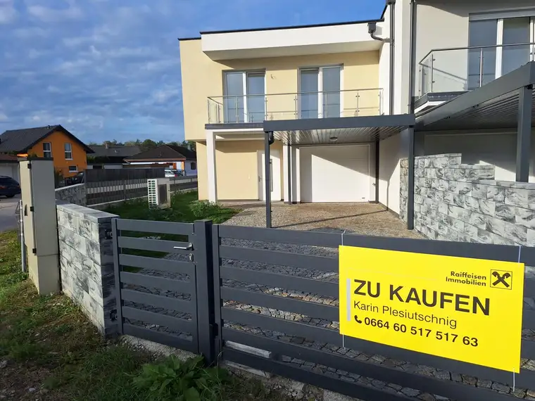 Top 1 - Vier Reihenhäuser stehen zum Verkauf