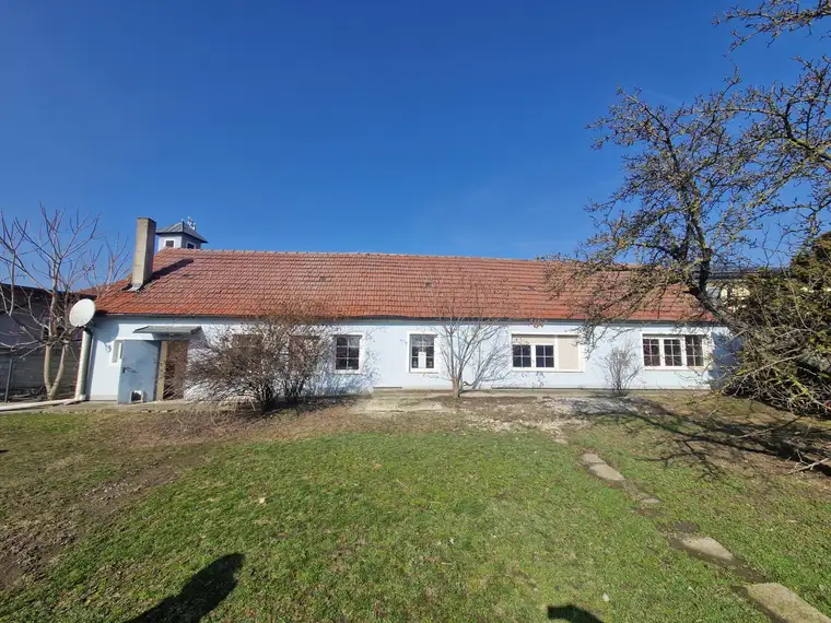 BAUTRÄGERLIEGENSCHAFT ODER SANIERUNGSBEDÜRTIGES LANDHAUS MIT BAULANDRESERVE IN SEHR GUTER WOHNLAGE MIT HERRLICHEM GARTEN