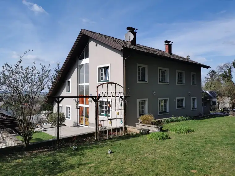 RARITÄT: HISTORISCHES WOHNJUWEL IN ATEMBERAUBENDER RUHELAGE MIT SCHÖNER AUSSICHT DIREKT AM WALDRAND IM NAHBEREICH VON WIEN UND KORNEUBURG
