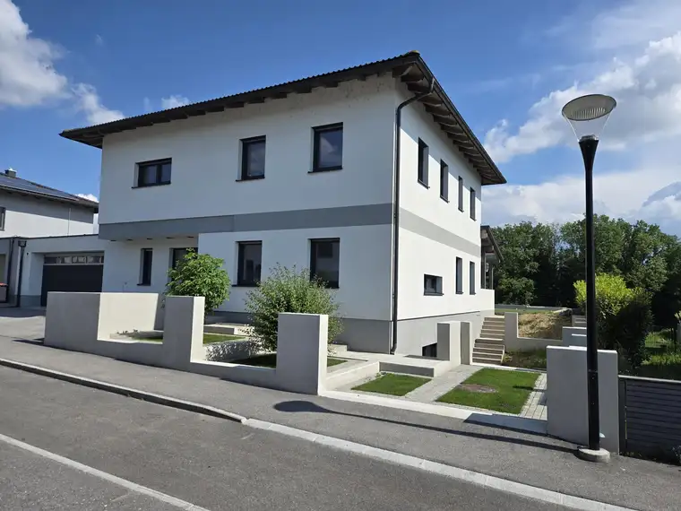 Exklusives Einfamilienhaus mit High-End-Haustechnik in Grün-Ruhelage - Ihr Fertigstellungsprojekt in 3354 Wolfsbach