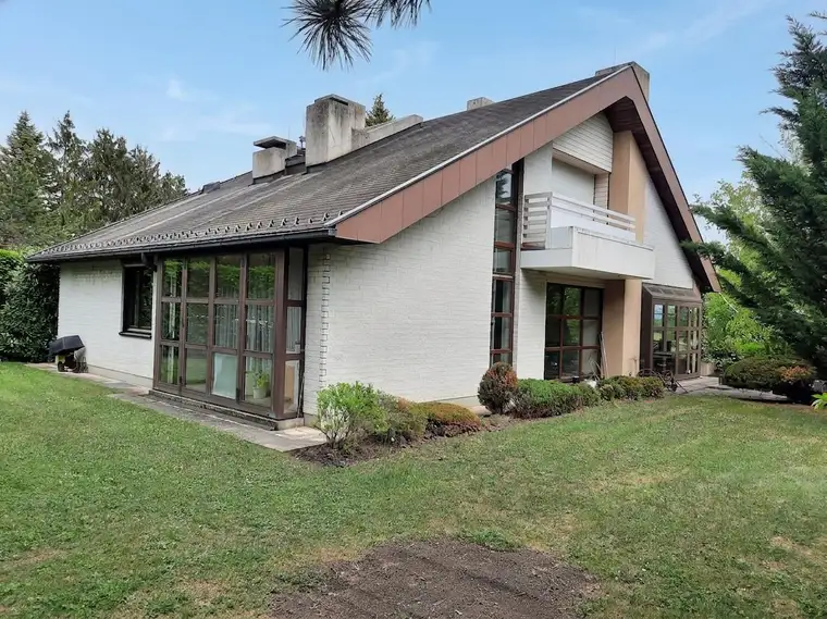 Exklusives Architektenhaus im schönen Bad Fischau!