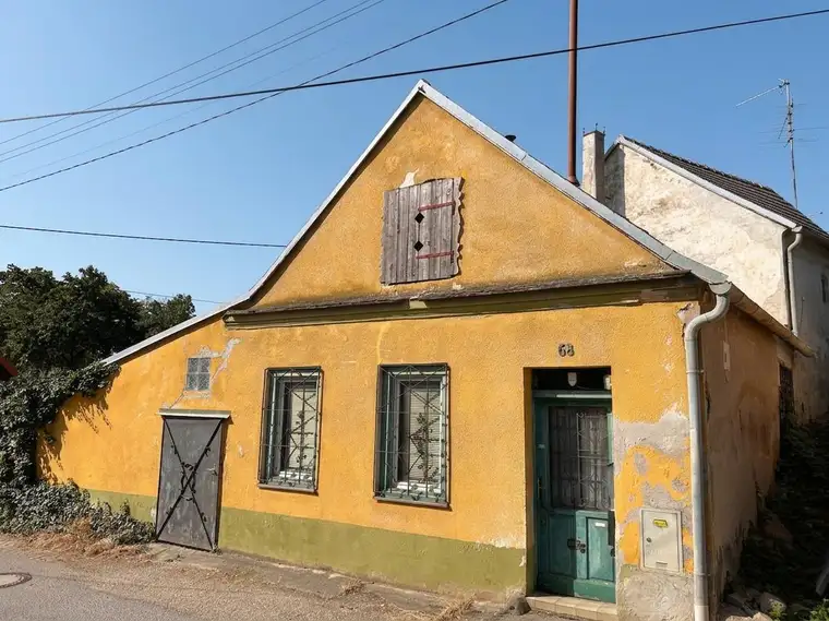 Grundstück mit Altbestand in 2145 Hausbrunn