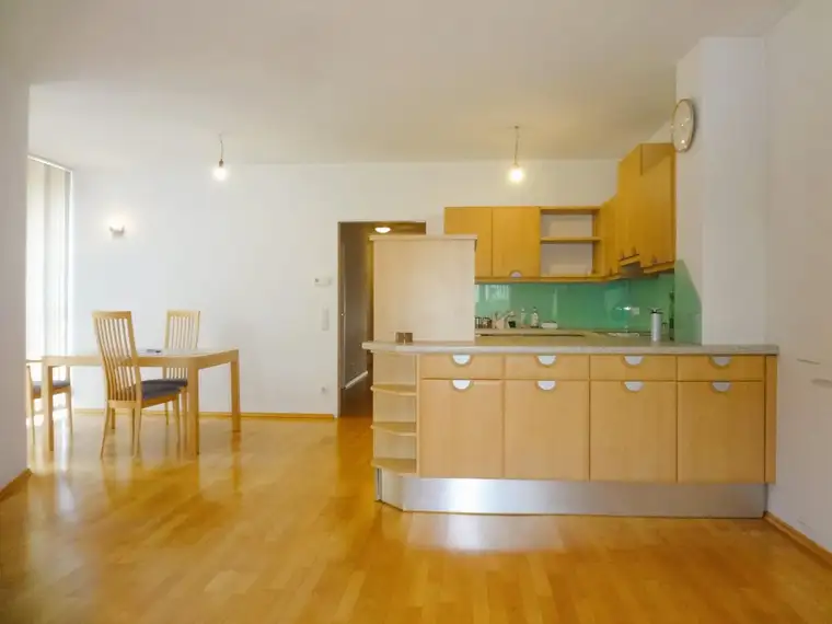 SCHÖNE, LEISTBARE EIGENTUMSWOHNUNG IM ORTSZENTRUM!