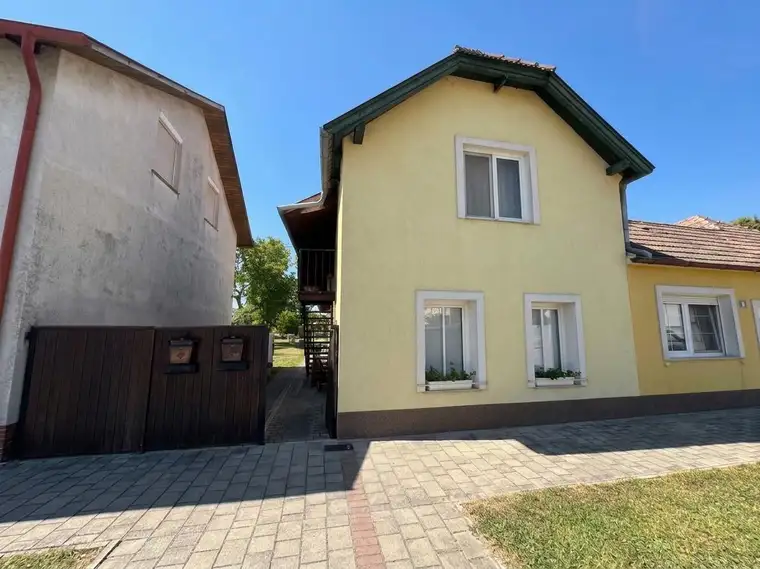 Kleines Bauernhaus mit Garten &amp; Nebengebäude