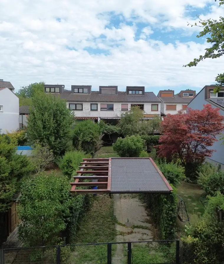 Reihenhaus mit vielseitigem Potenzial und Blick ins Grüne