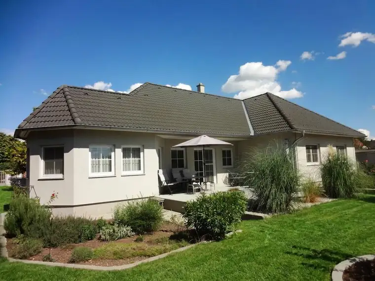 Attraktiver Bungalow mit großem Grundstück!