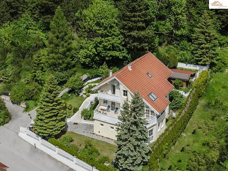 Charmante Landhausvilla mit ausreichend Platz für Ihre Familie