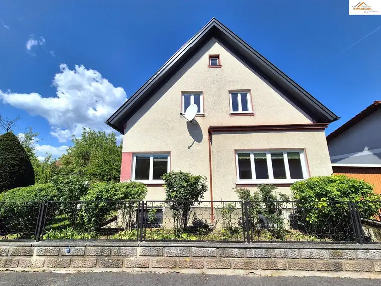 Charmantes Einfamilienhaus mit großem Garten - Wimpassing