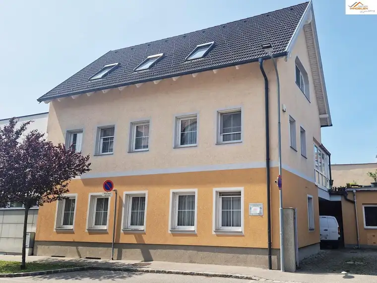 Büro/Praxis in Neunkirchen! Top Lage mit Stellplatz!
