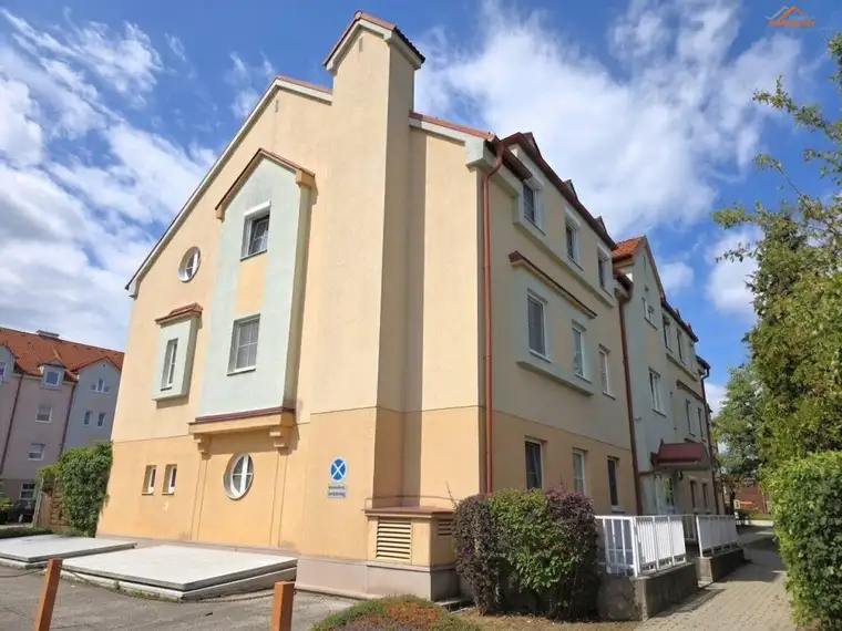 3-Zimmer-Wohnung mit Loggia, Stellplatz in sonniger Lage - Neunkirchen